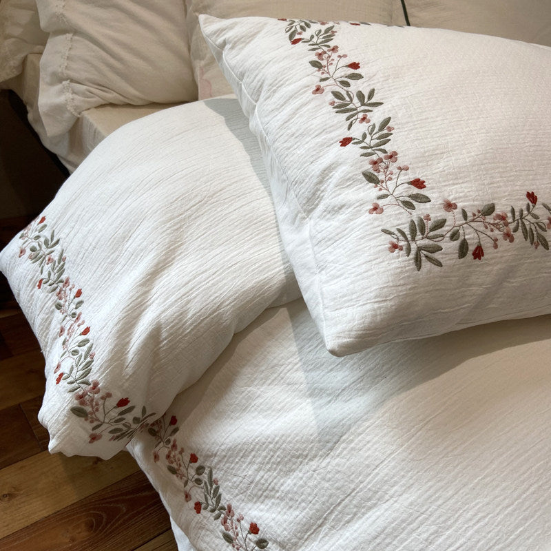 Amélie Embroidered Gauze Bedding Set