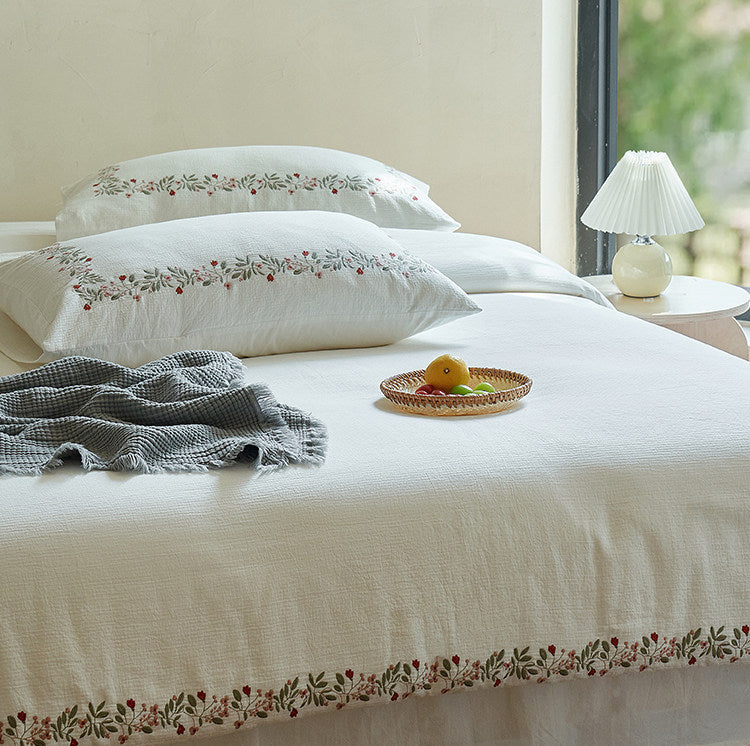 Amélie Embroidered Gauze Bedding Set