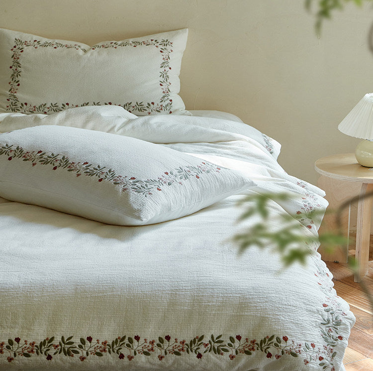 Amélie Embroidered Gauze Bedding Set
