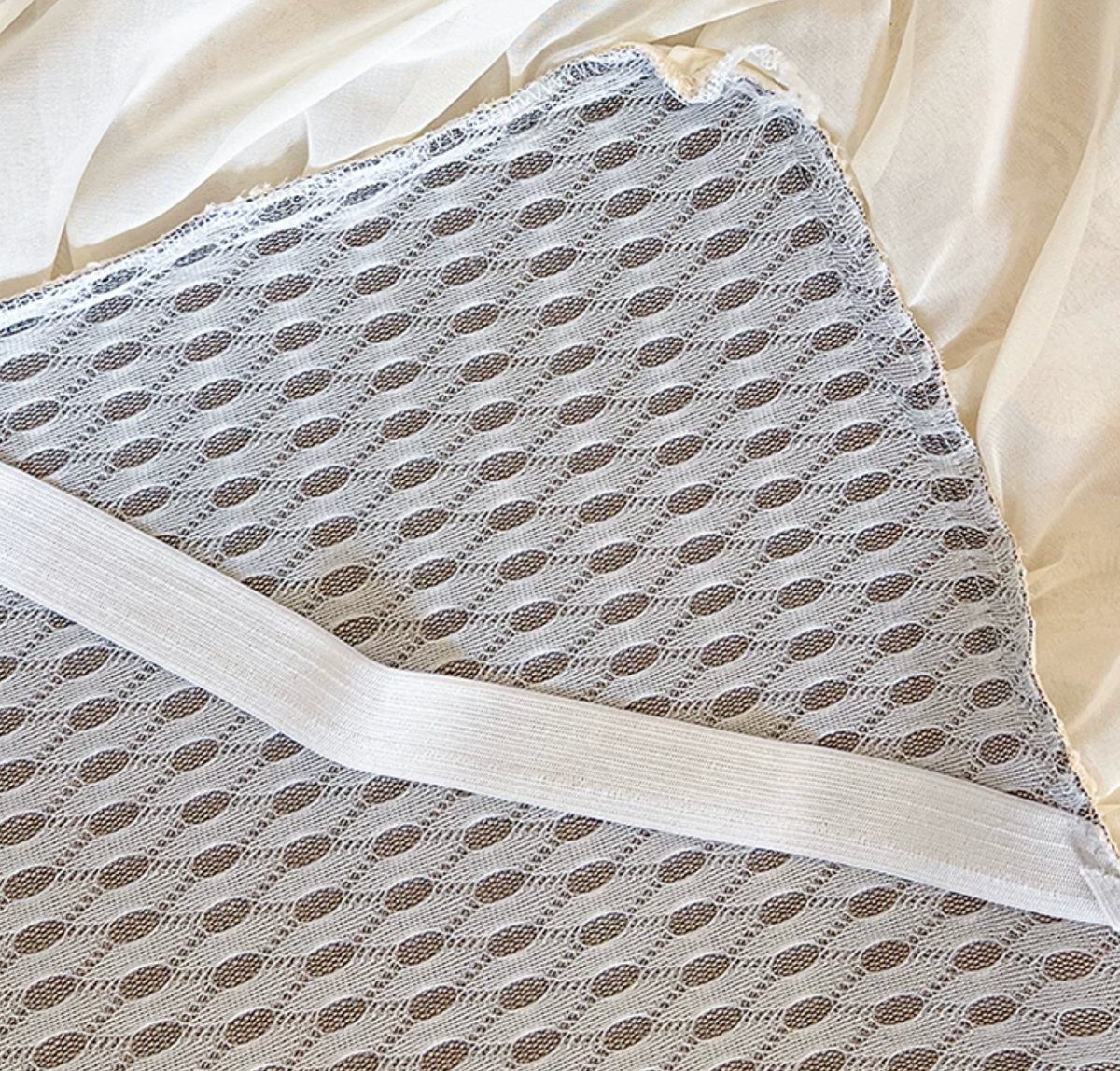 Élodie Lace Cooling Mat Set